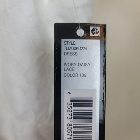 NWT Tahari Ivory Daisy Lace Fit & Flare Dress size 14 - Picture 7 of 11